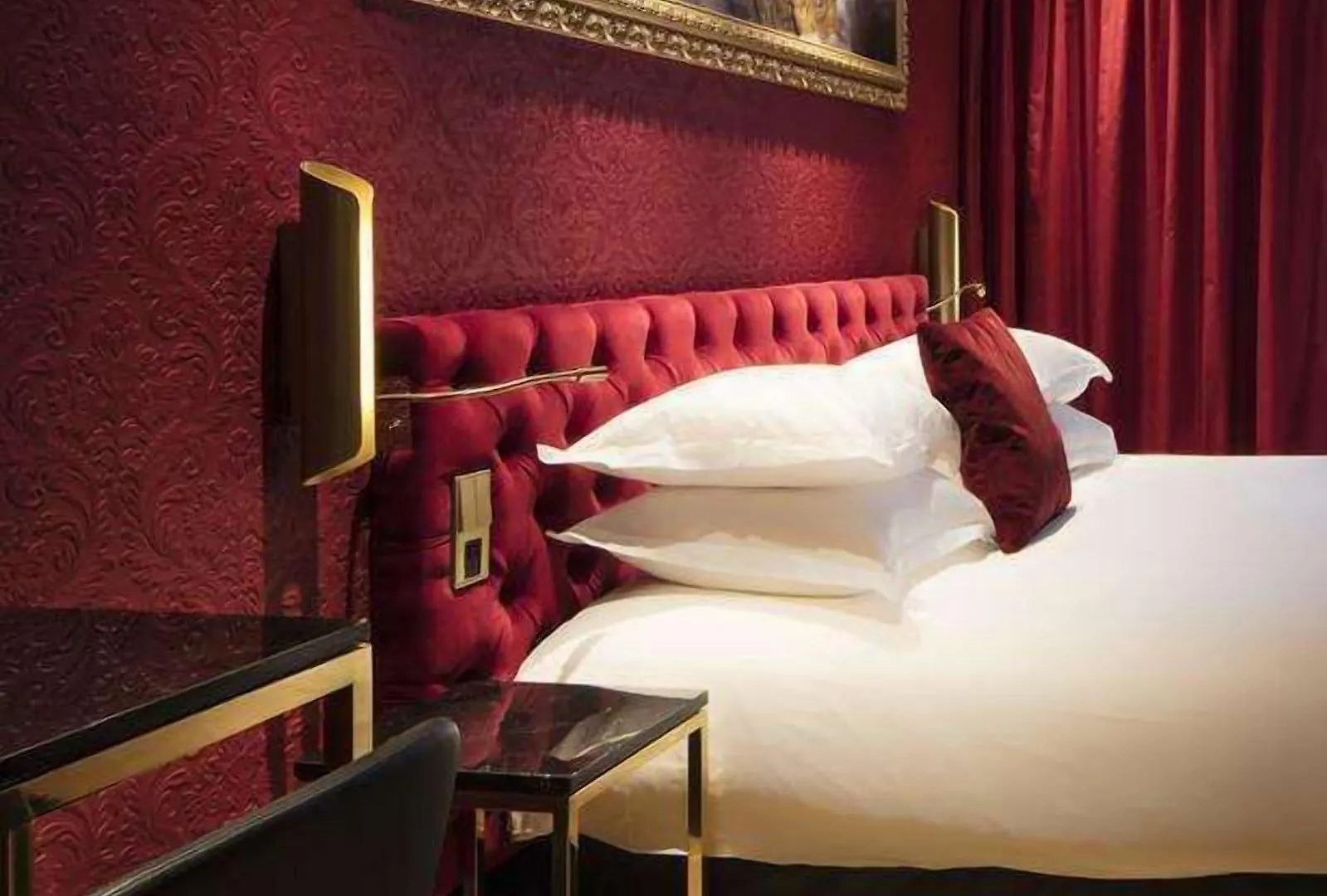 ***  Eiffel Petit Louvre Hotel Paris France