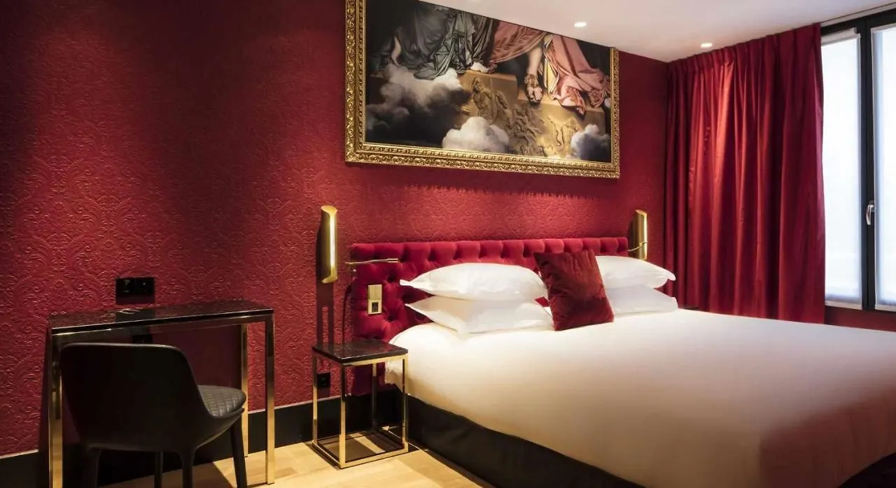 ***  Eiffel Petit Louvre Hotel Paris France